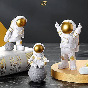 Resin Astronaut Spaceman Statue Ornament Figurine